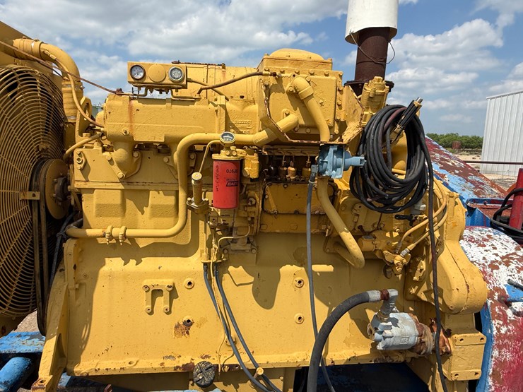 caterpillar-d353-image-13