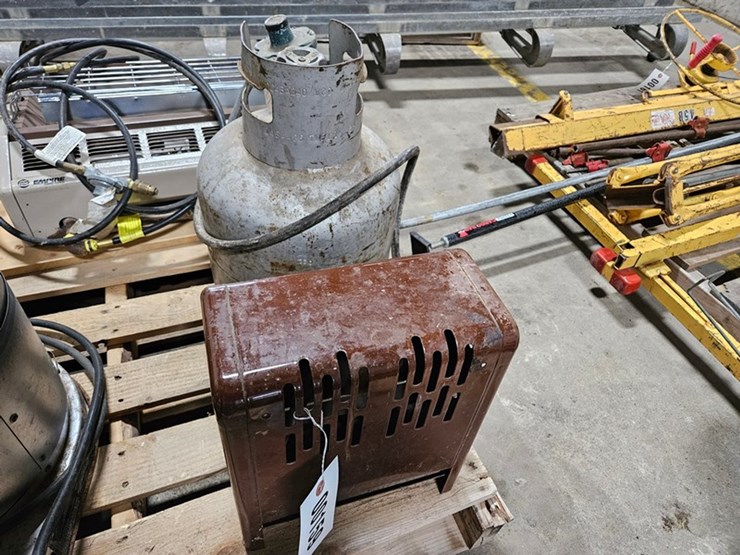 #159-•-empire-propane-heater-with-tank-image-1