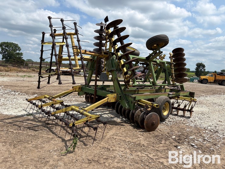 john-deere-230-image-5