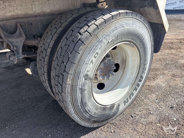 2018-international-durastar-4300-image-29