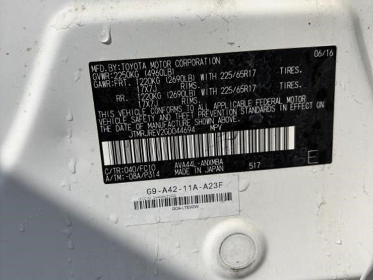 2016-toyota-rav4-image-19