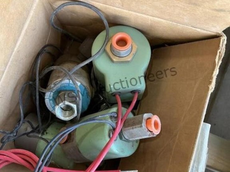 international-spreader-truck-pto-&-parts-image-6