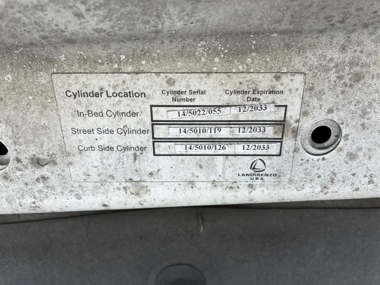 2013-chevrolet-silverado-2500-image-12