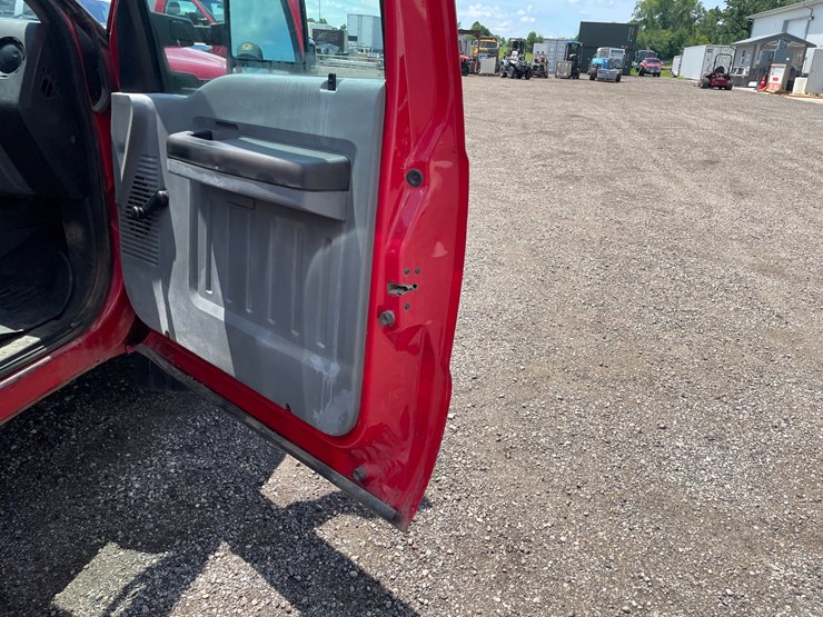 2013-ford-f250-xl-image-24
