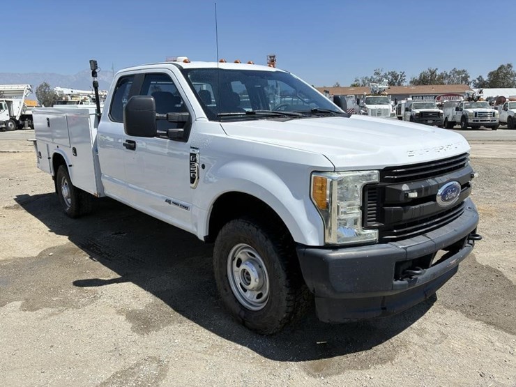2017-ford-f350-image-2