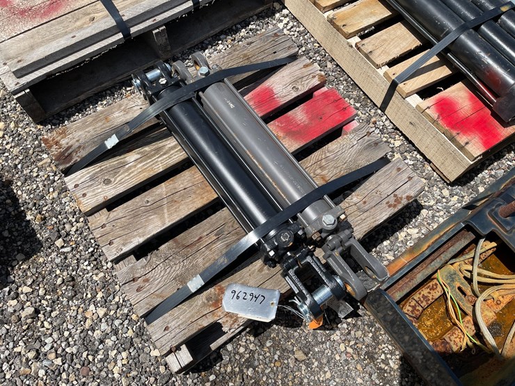 #2768-•-(2)-two-point-cylinder-image-1