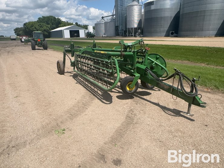 john-deere-700-image-3