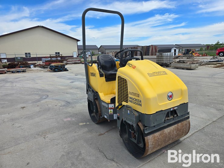 2015-wacker-neuson-rd12-image-3