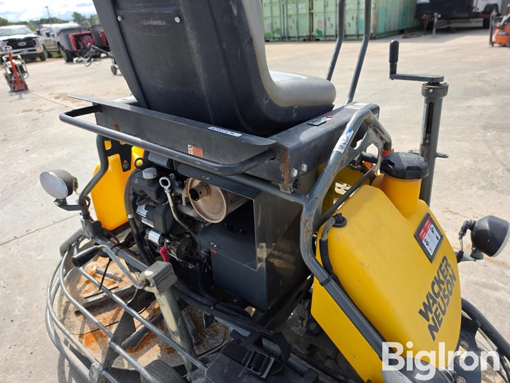 wacker-neuson-crt36-ride-on-trowel-image-20