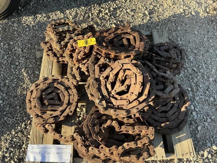 pallet-of-international-spreader-truck-floor-image-5