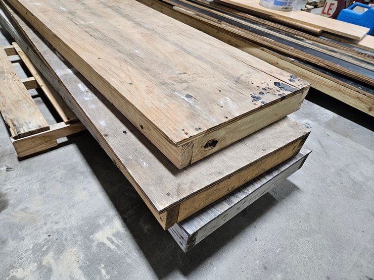 #167-•-3-wood-bases-for-shelving-image-4