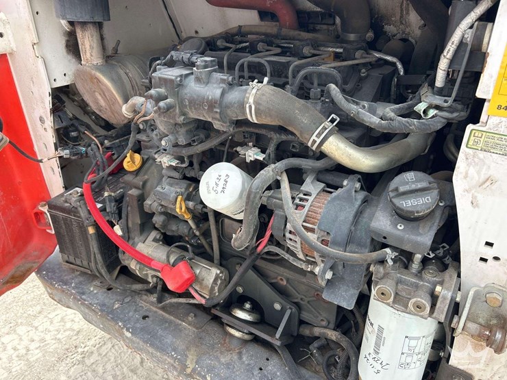 2021-bobcat-t740-image-8