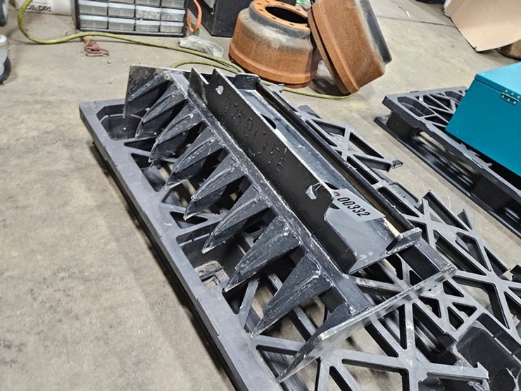 #332-•-32"-mini-skid-steer-rake-image-11