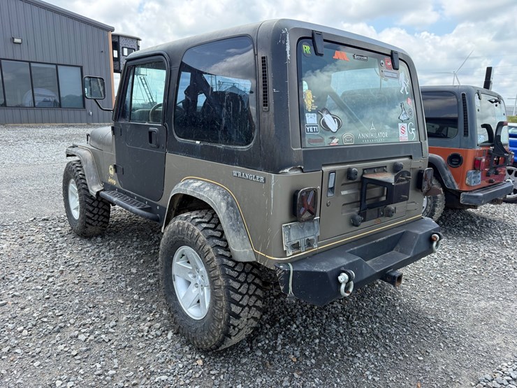 1988-jeep-wrangler-image-4