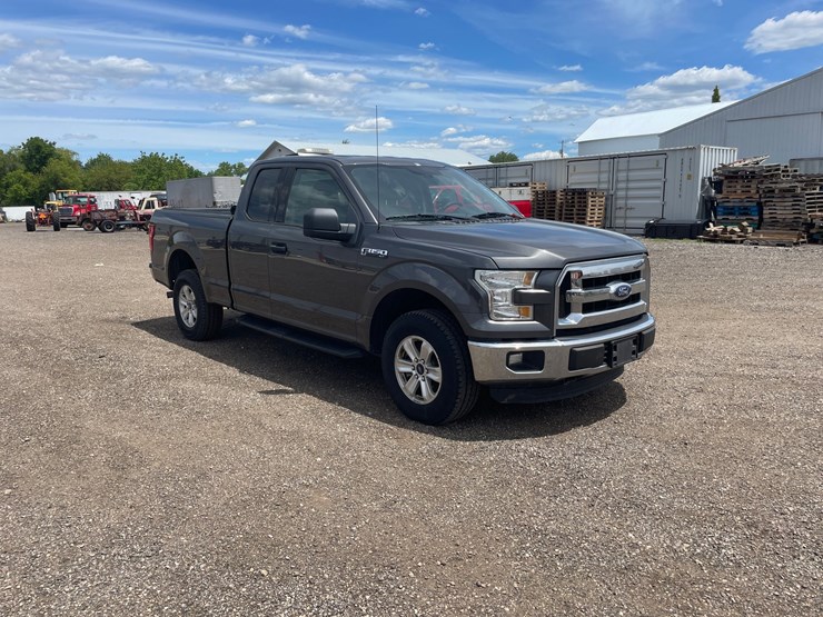 2015-ford-f150-xlt-image-3