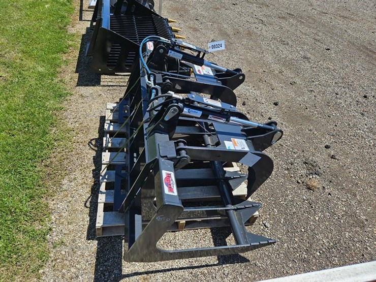 #324-•-2026-stout-66-9-skid-steer-66"-grapple-bucket-image-6