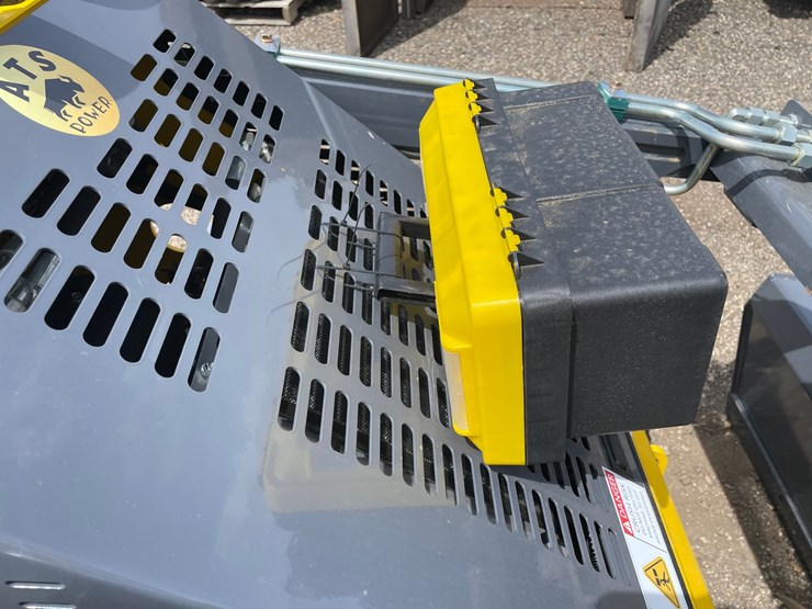 #2825-•-2026-landhero-mini-skid-steer-loader-image-10