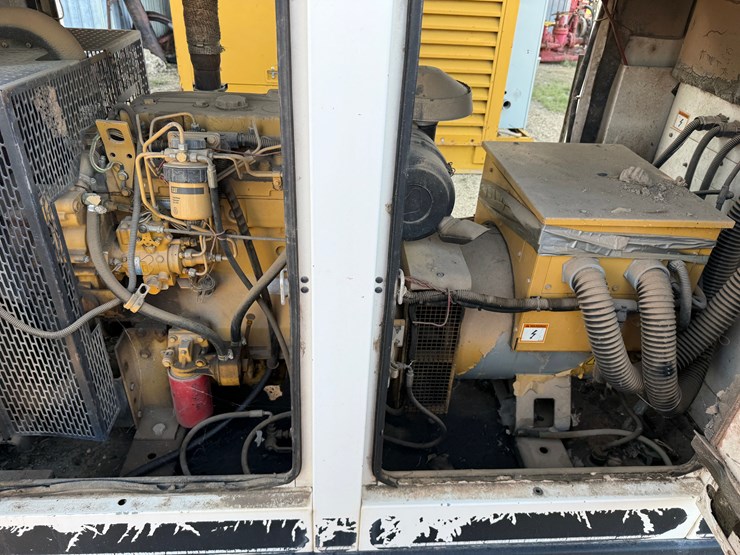 caterpillar-60-image-9