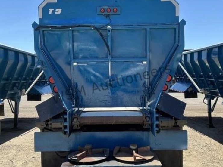2014-versa-v-bottom-spreader-trailer-image-5