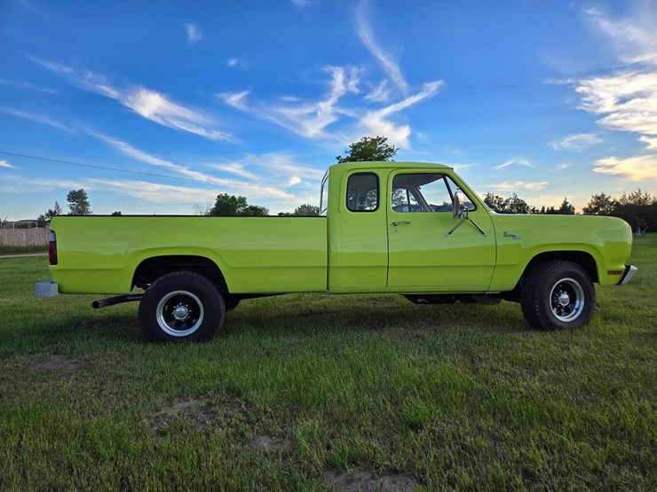 1977-dodge-w200-image-4