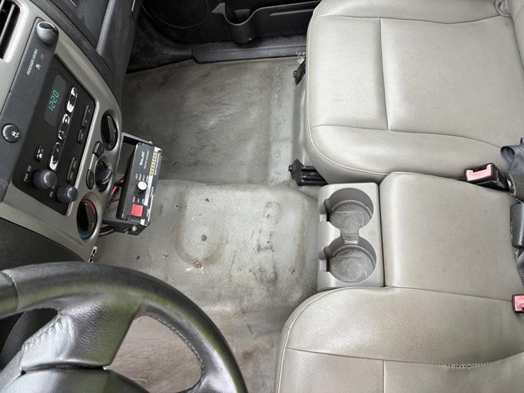 2011-chevrolet-colorado-image-16