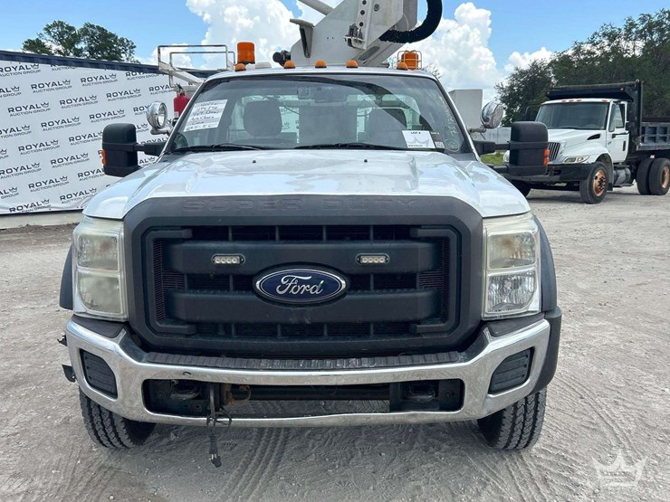 2014-ford-f550-image-30
