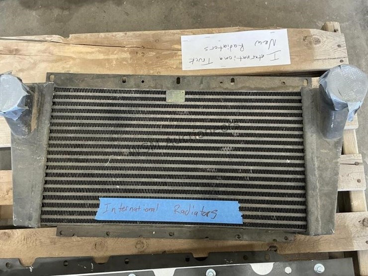 international-truck-radiators-(new)-image-4