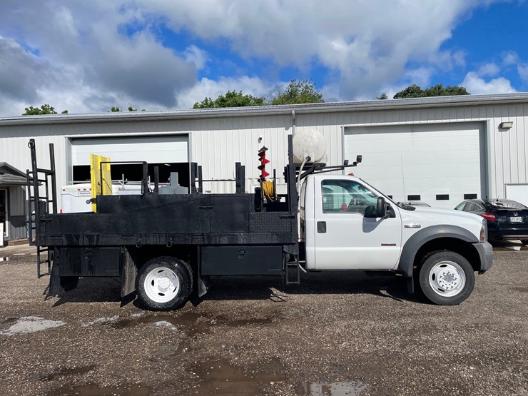2005-ford-f550-xl-image-4