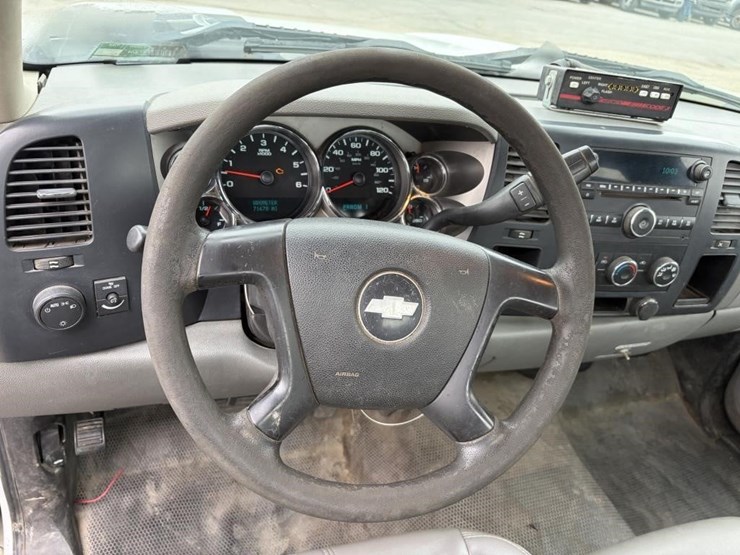 2009-chevrolet-silverado-3500-image-13