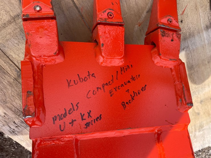 #2781-•-kubota-12"-trenching-excavator-bucket-image-3