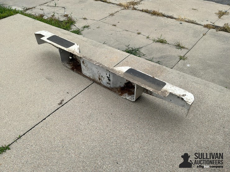 chevrolet-short-box-step-side-pickup-steel-bumper-image-16