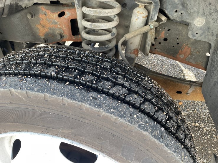 2005-ford-f550-xl-image-10