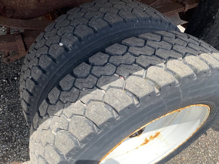 1999-ford-f550-image-14