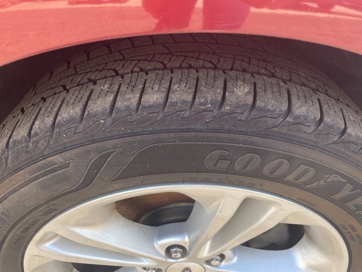 #2857-•-2014-ford-taurus-sel-(has-wi-title)-image-12