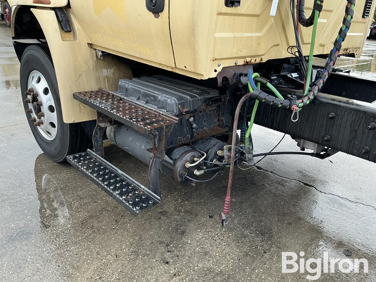 2009-international-durastar-4400-image-15