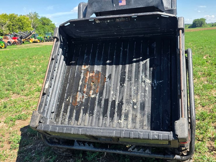 john-deere-gator-image-17