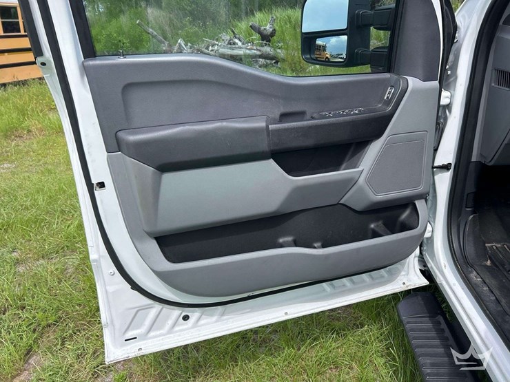 2023-ford-f250-image-14