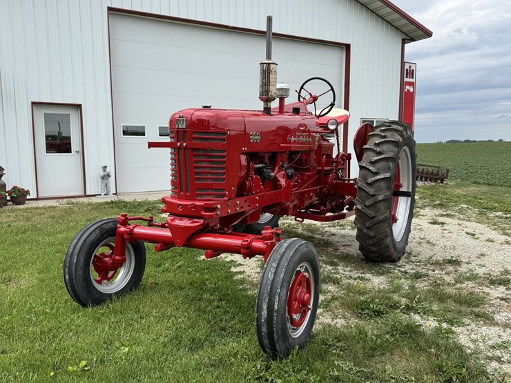 1954-farmall-international-300-image-1