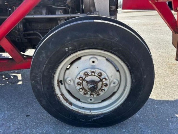 massey-ferguson-135-image-47