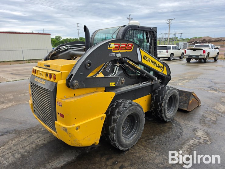 2021-new-holland-l328-image-5