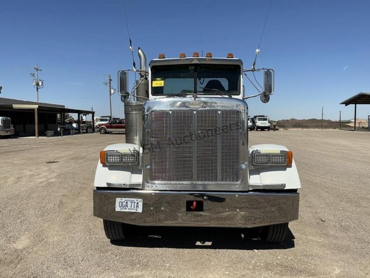 2000-peterbilt-379-image-2