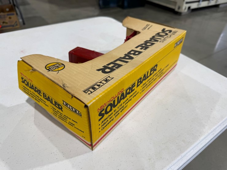 #47263-•-new-holland-square-baler-vintage-toy-image-4
