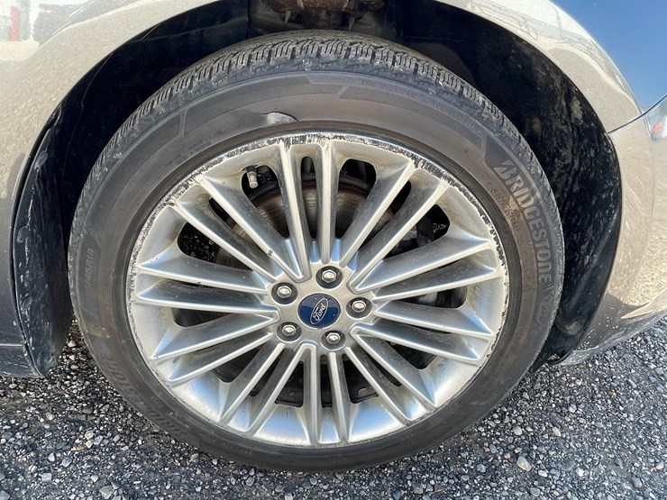 #2789-•-2016-ford-fusion-se-sedan-(has-wi-title)-image-11