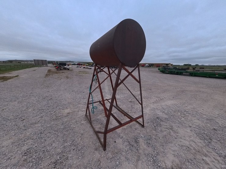 #2029-•-250-gallon-gravity-flow-fuel-tank-on-stand-image-5