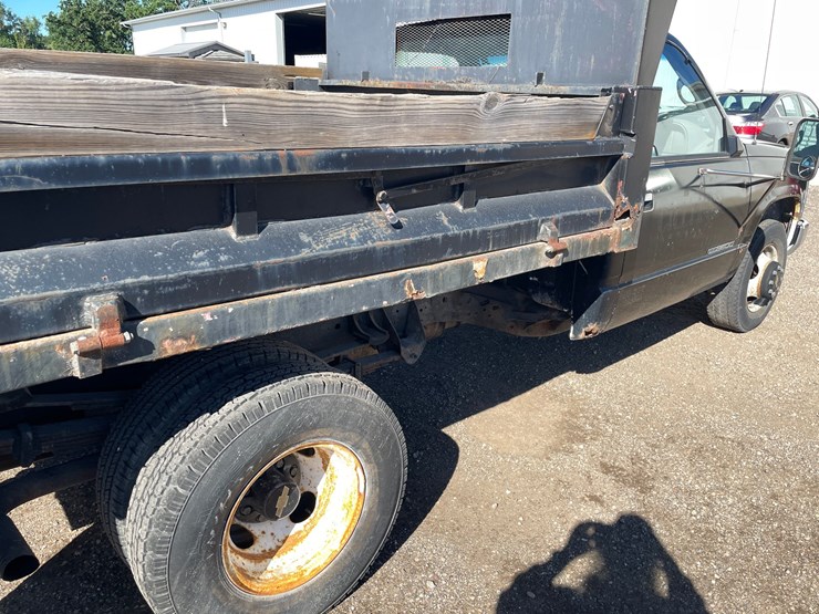 1997-chevrolet-3500-image-19