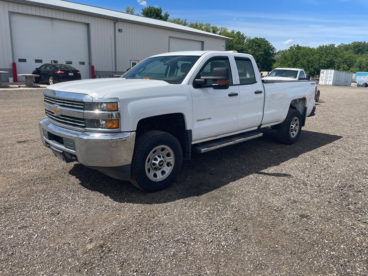 2017-chevrolet-3500hd-image-8