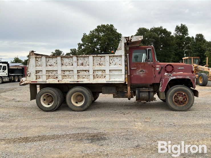 1987-ford-lt8000-image-4