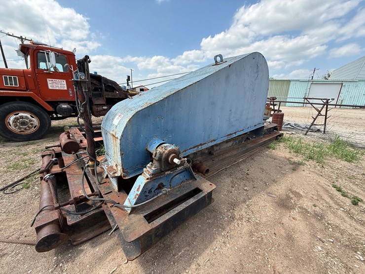 continental-emsco-db-550-duplex-mud-pump-w/-eaton-18”airflex-clutch,-skidded-image-6