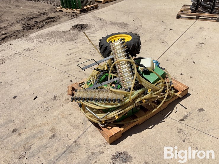 john-blue-24r30-liquid-fertilizer-system-image-5