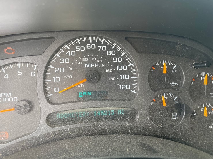 2003-chevrolet-tahoe-image-34